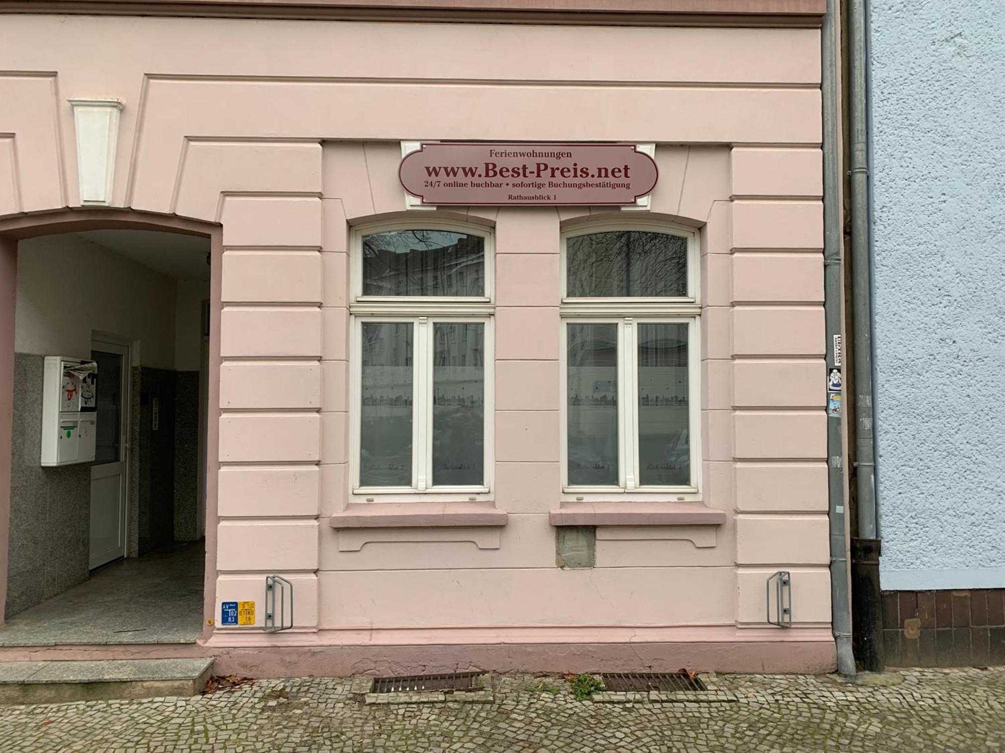 Best-Preis Fewo Rathausblick 2 - Zentrale Lage In Wittenberge - 2 Personen - Einzelzimmer - Vollausstattung - Wlan / Prime & Self-Check-In Екстериор снимка